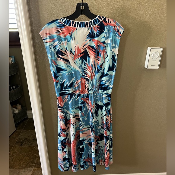 BCBG Max Azria Dress - Picture 3 of 6